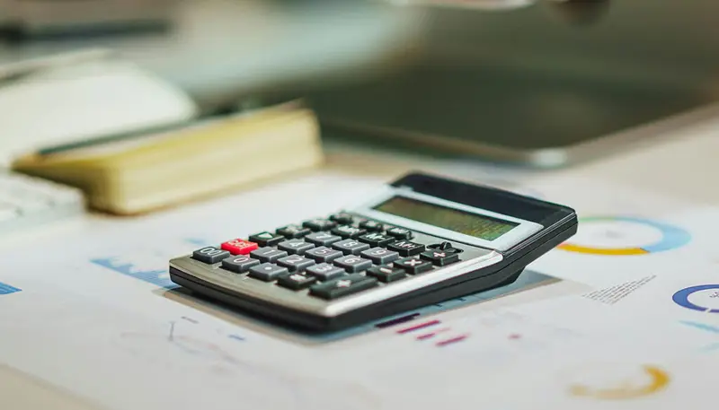 calculator showing financial, free loan, and mortgage calculator focus keywords for SEO optimization.