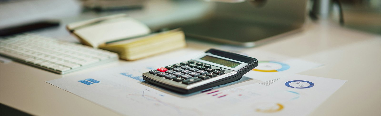 calculator showing financial, free loan, and mortgage calculator focus keywords for SEO optimization.